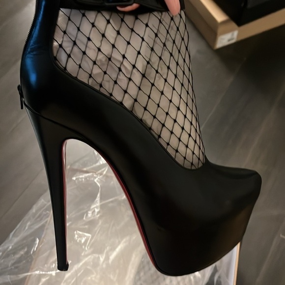 Sheer platform boot - Picture 2 of 4